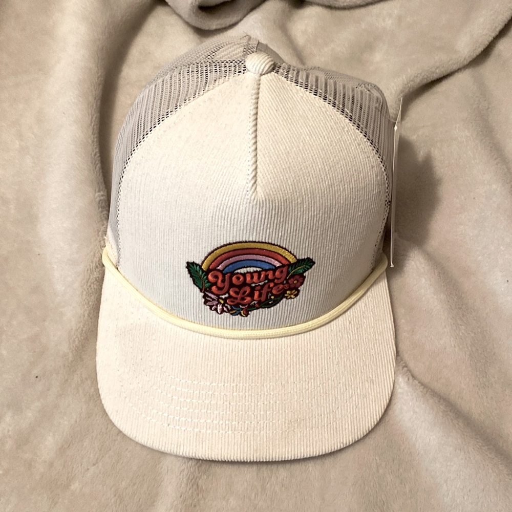 White/cream colored Younglife trucker hat